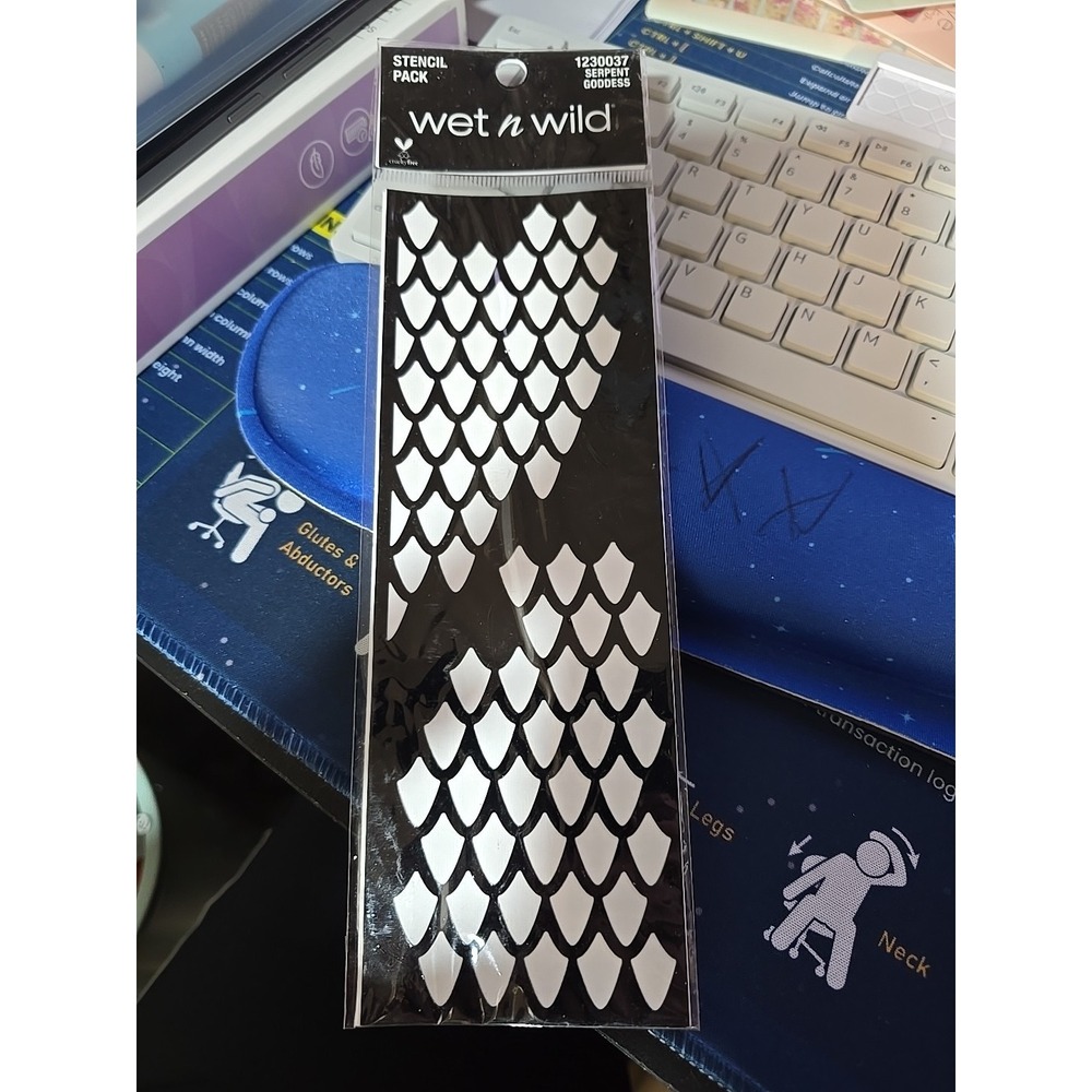 Wet N Wild Face and Body Stencil Pack Serpent Goddess NIPS 1230037 Black & White